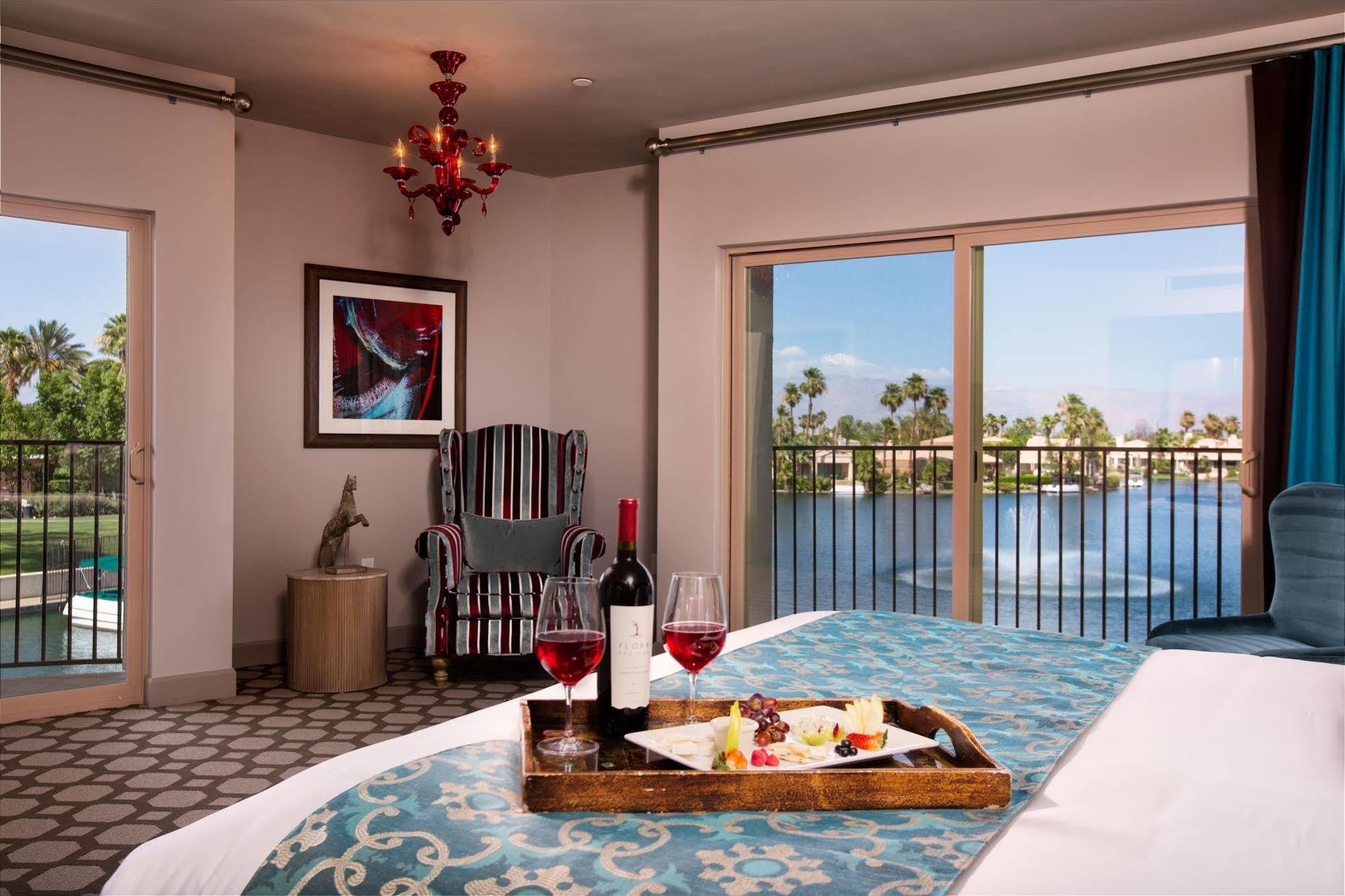 The Chateau At Lake La Quinta Exterior foto