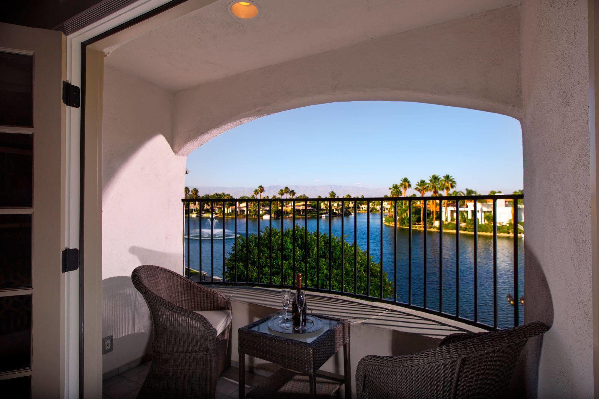 The Chateau At Lake La Quinta Exterior foto